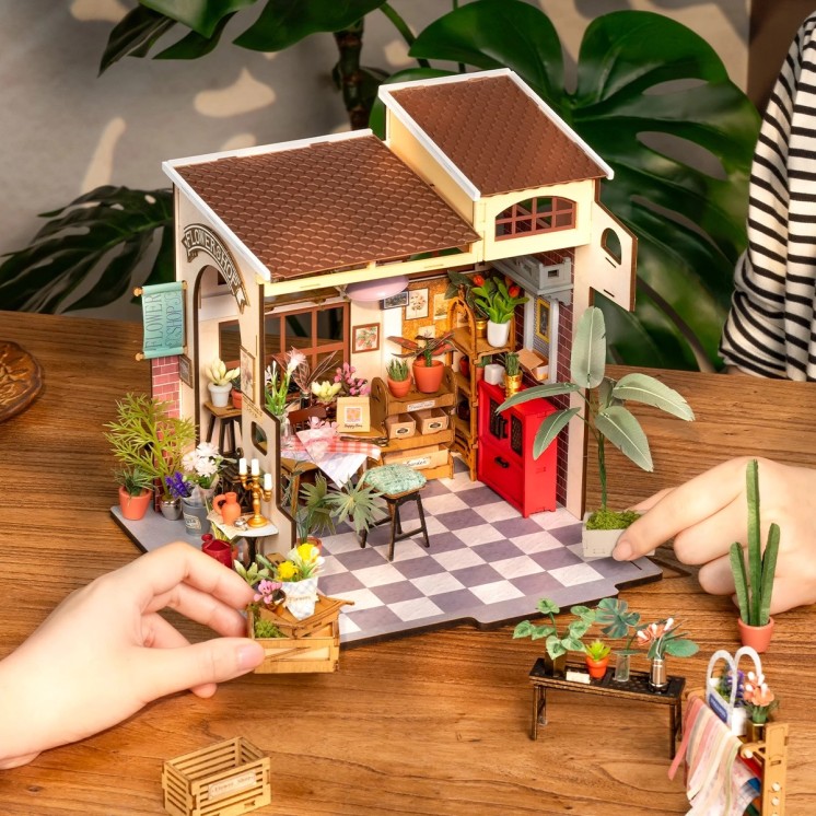 MINIATURE HOUSE EMILY'S FLOWER SHOP DG145 - ROLIFE